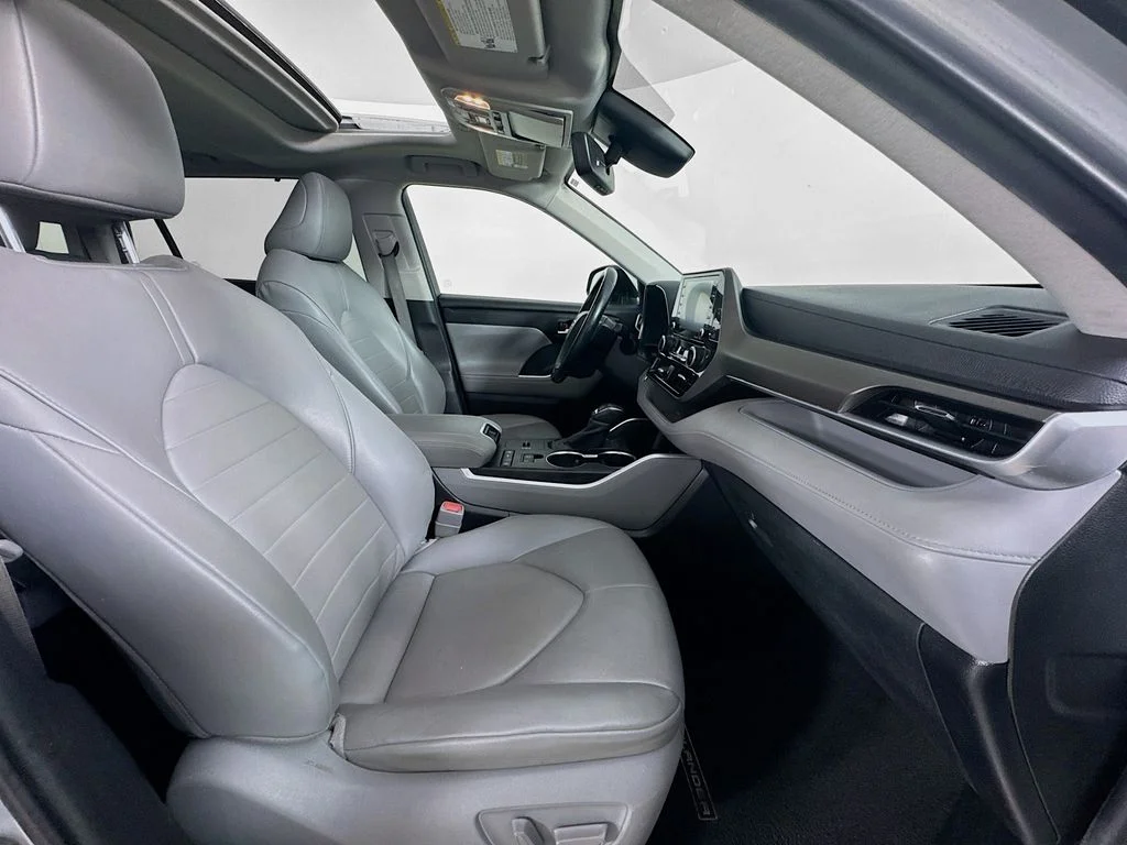 Used 2020 Celestial Silver Metallic Toyota XLE image 36