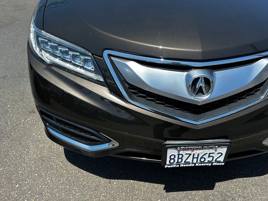Used 2018  Acura Technology Package image 4