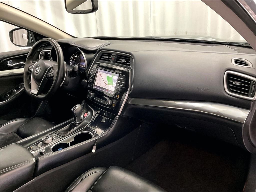 Used 2016 Gun Metallic Nissan SR image 14