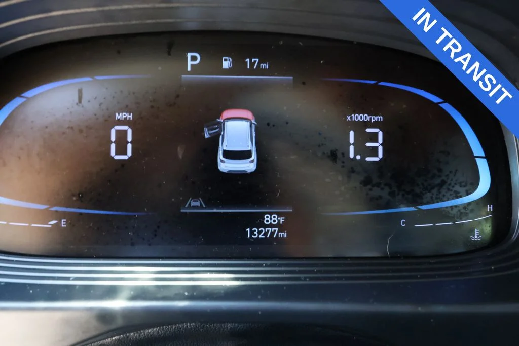 Used 2025 Onyx Black Hyundai SE image 18