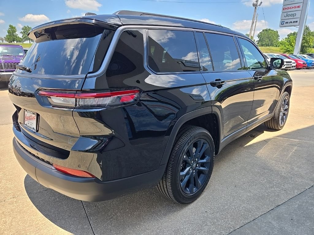 New 2026 Diamond Black Crystal Pearl-Coat Exterior Paint Jeep  image 12
