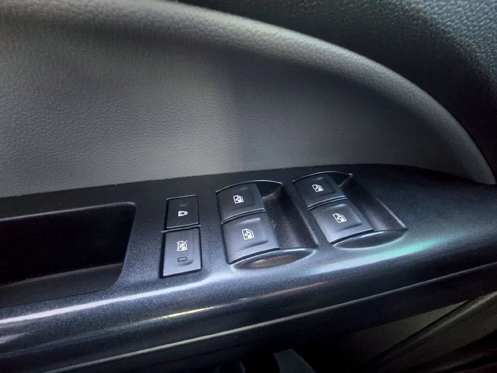 Used 2020 SATIN STEEL METALLIC GMC 2WD image 18