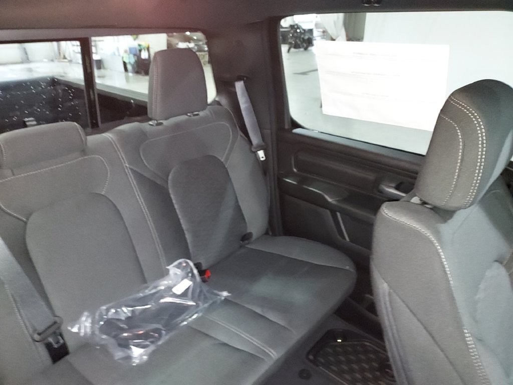 New 2026 Diamond Black Crystal Pearl-Coat Exterior Paint RAM Express image 15