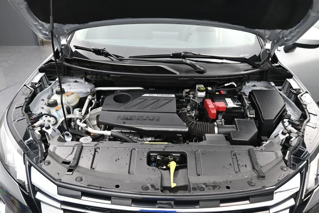 Used 2025 Silver Nissan SV image 14
