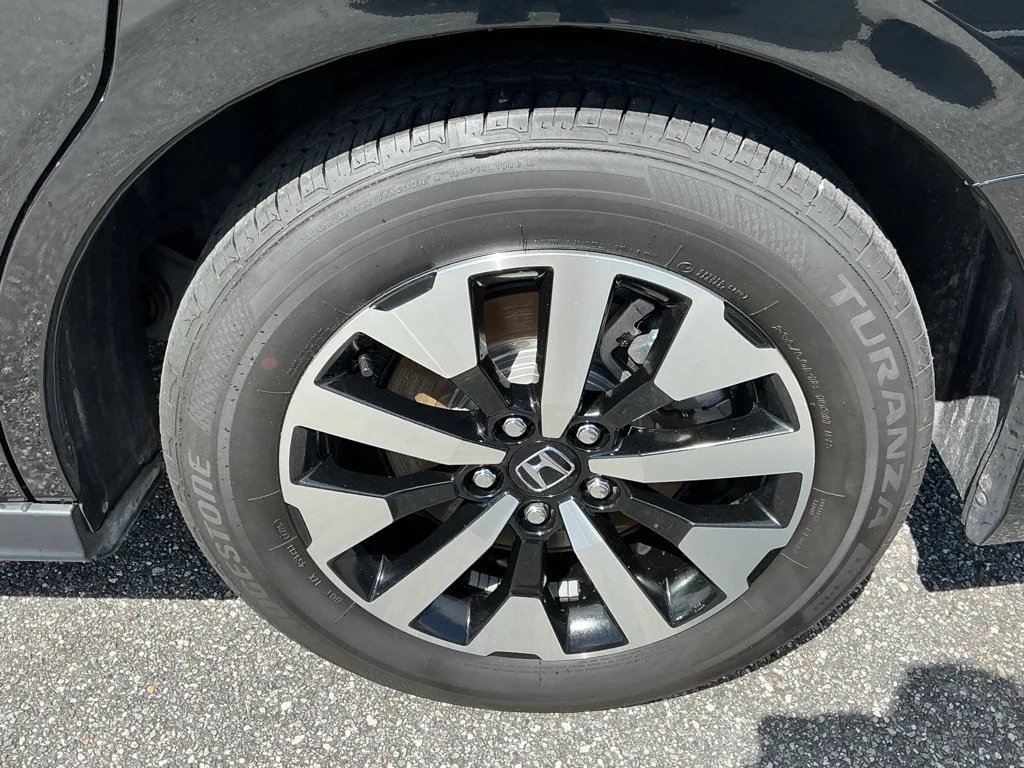 Used 2025  Honda EX-L image 25