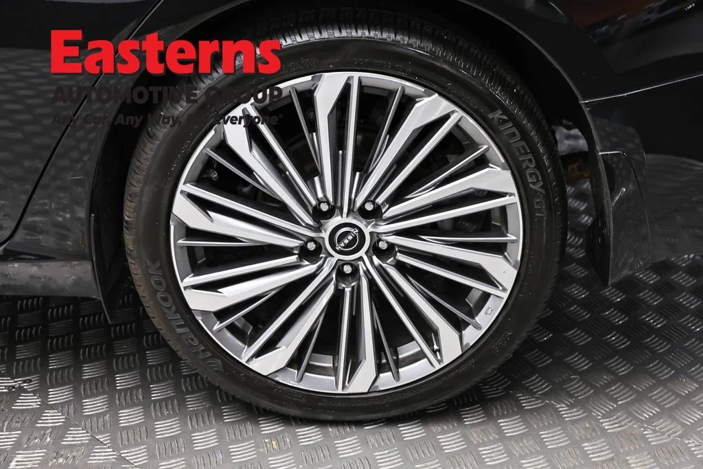 Used 2023 Black Nissan 2.5 SL image 8