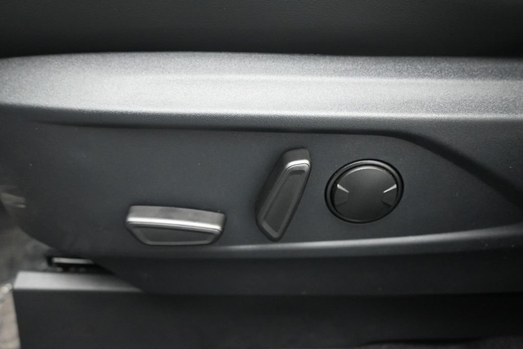 New 2026 Star White Metallic Tri-coat Ford Select image 10