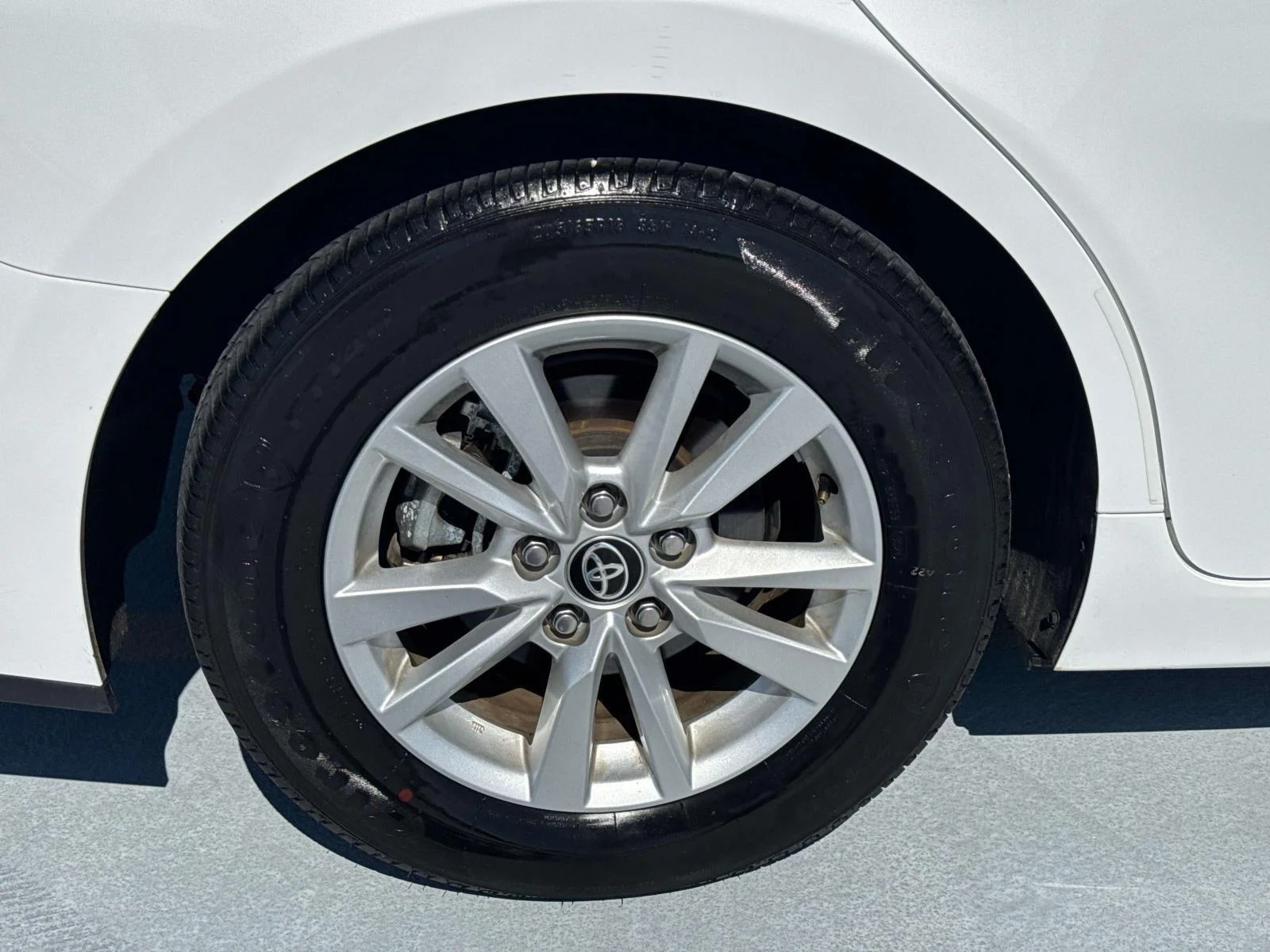Used 2025 Ice Cap Toyota LE image 5