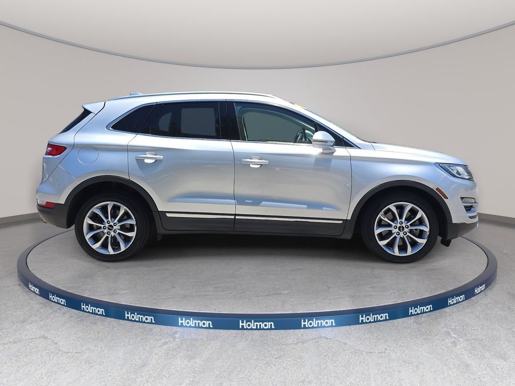 Used 2016 Silver Lincoln Select image 5