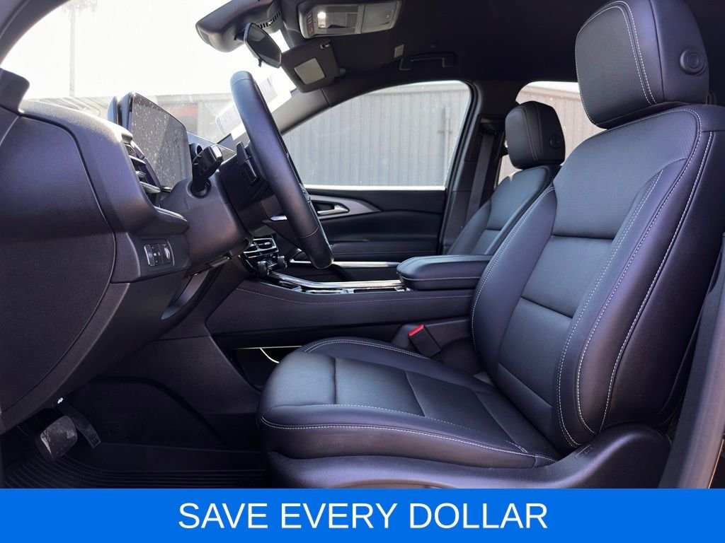Used 2025 Black Chevrolet LT image 10