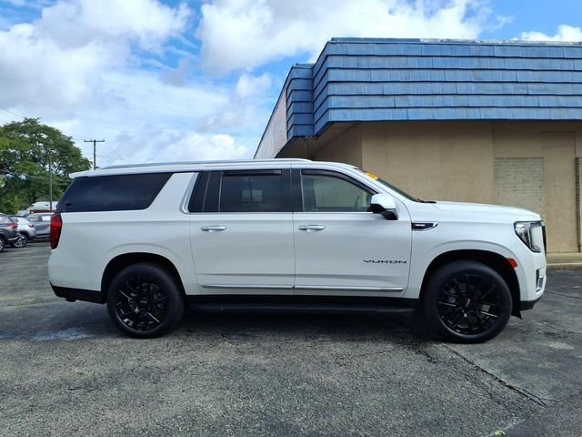 Used 2023 White GMC SLT image 3