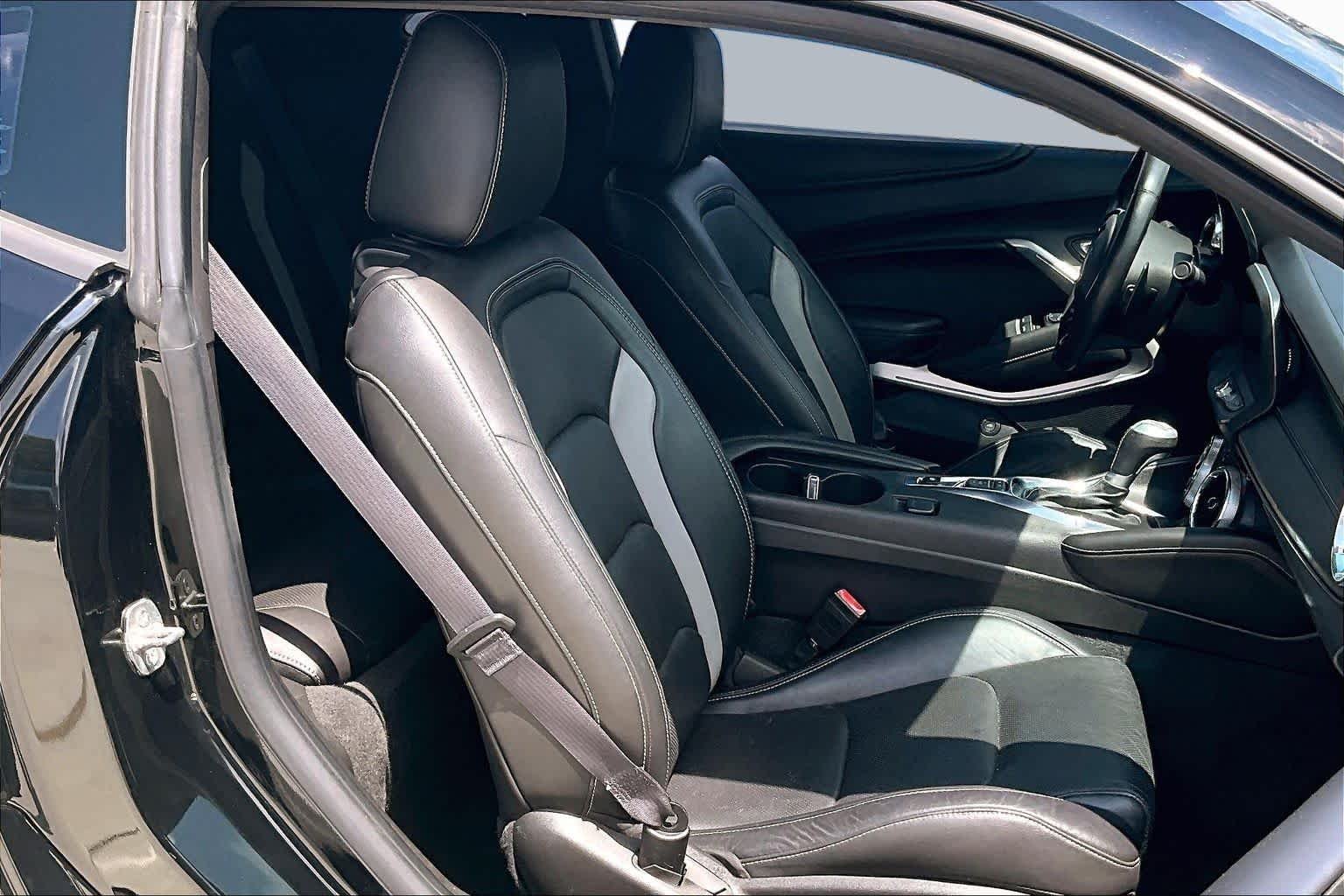 Used 2016 Black Chevrolet 2LT image 9