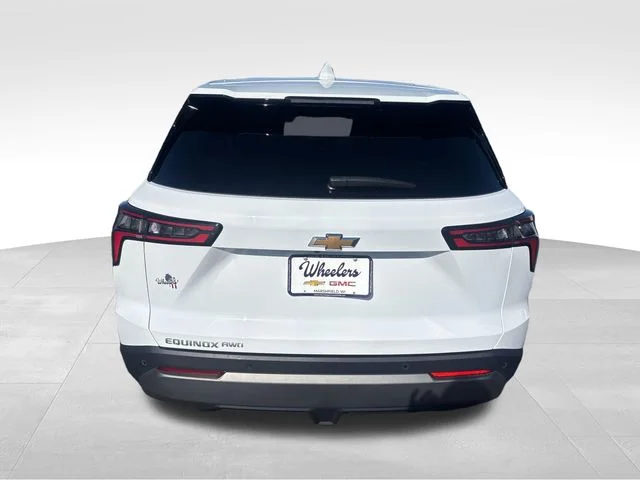 Used 2026 Summit White Chevrolet LT image 4