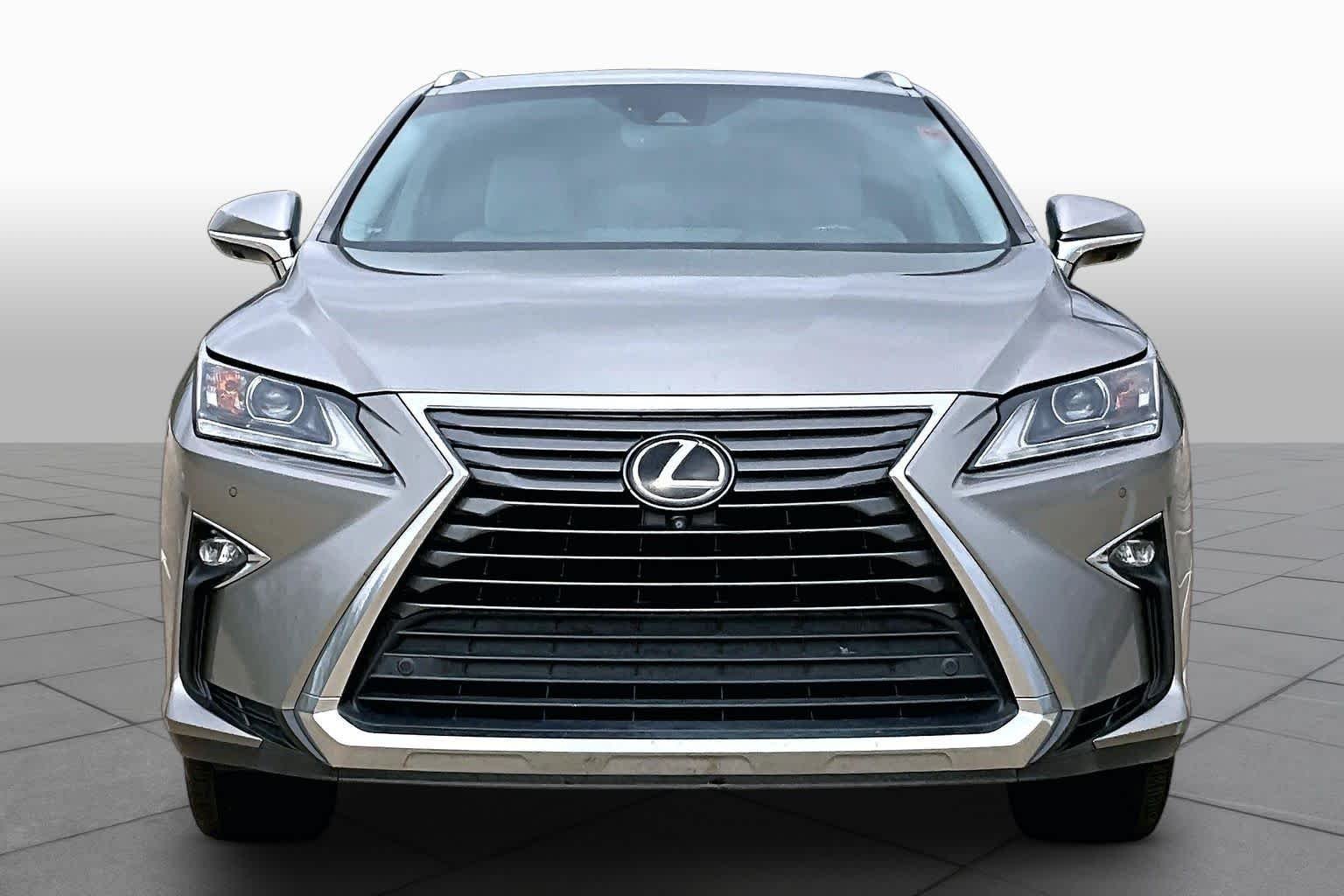Used 2019 Atomic Silver Lexus  image 4