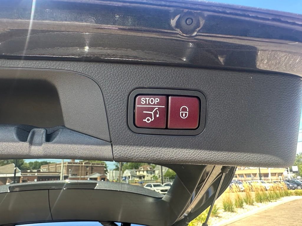 Used 2022 Gray Mercedes-Benz GLC 300 image 12