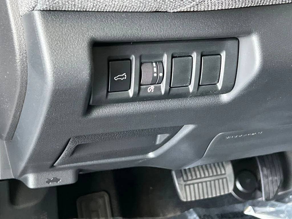 New 2026 ICE SILVER METALLIC Subaru Premium image 29