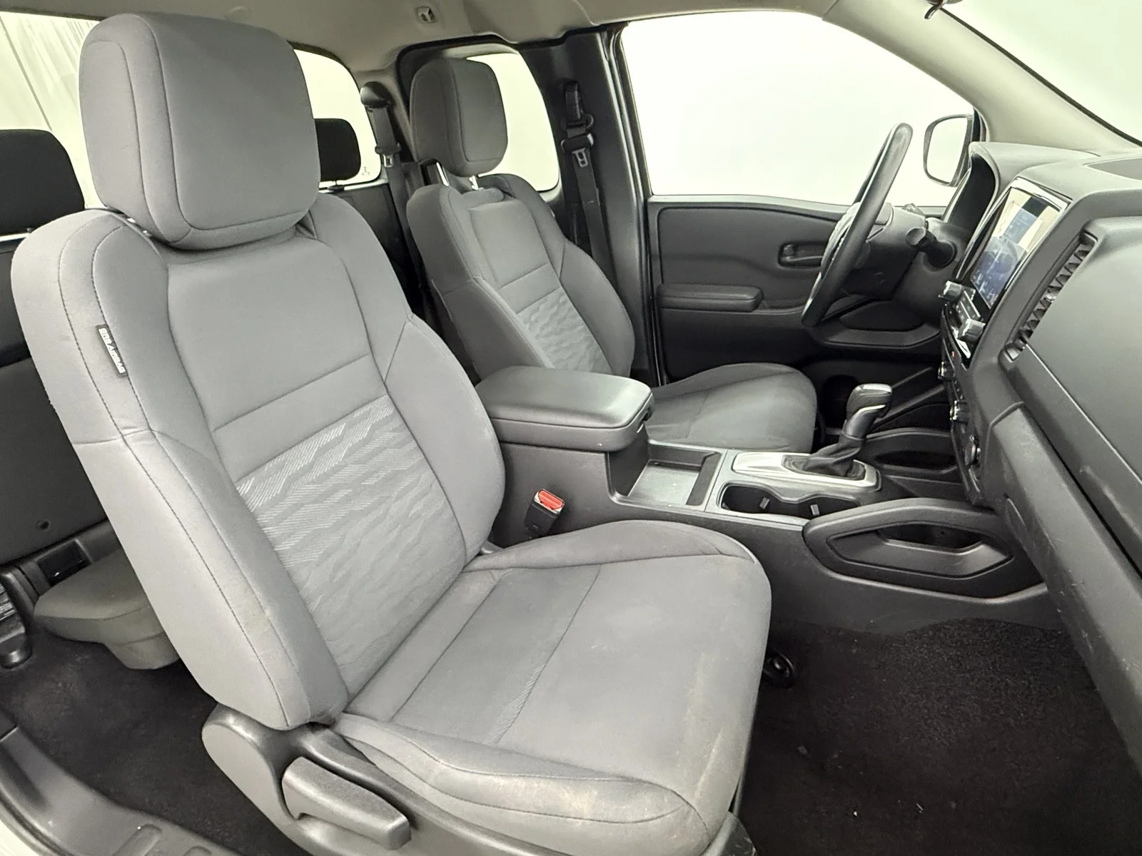 Used 2024 Glacier White Nissan S king cab 4x2 image 28