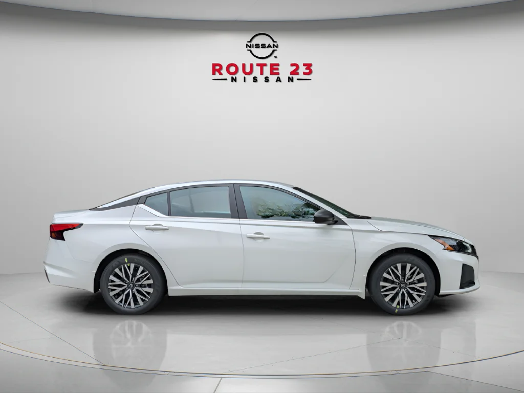 New 2026 White Nissan 2.5 SV image 4