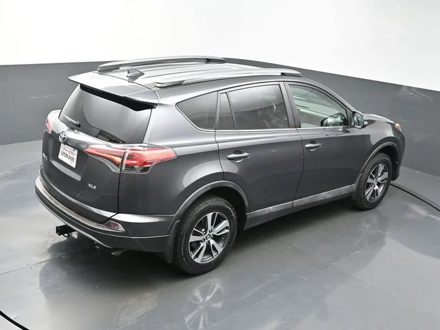 Used 2018 Gray Toyota XLE image 57