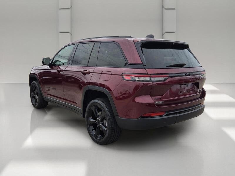 Used 2024 Velvet Red Pearlcoat JEEP LIMITED 4X4 image 3