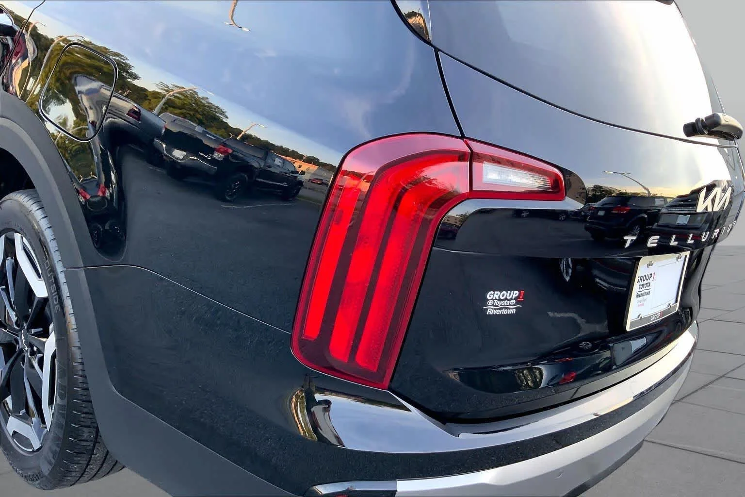 Used 2025 Ebony Black Kia S image 24