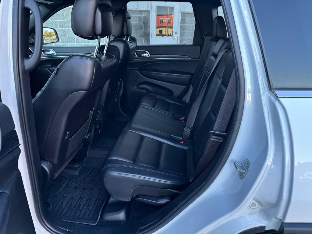 Used 2021 White Jeep Limited image 10