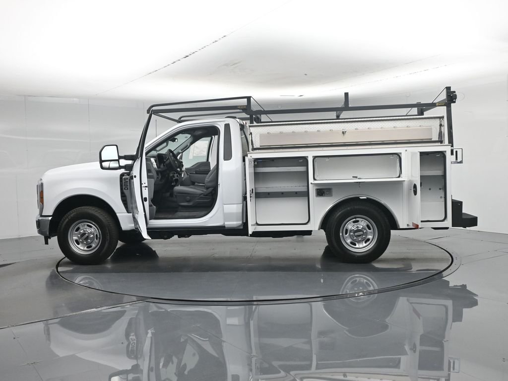 New 2026 Oxford White Ford XL image 37