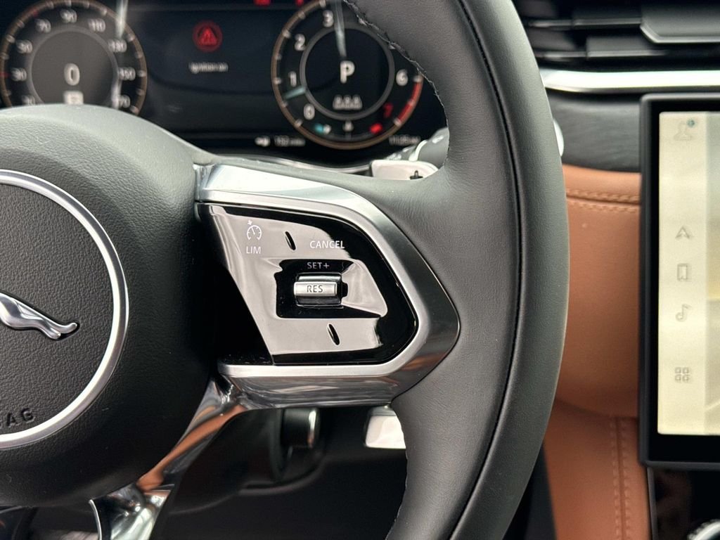 2026 Jaguar F-Pace R-Dynamic S - Photo 6