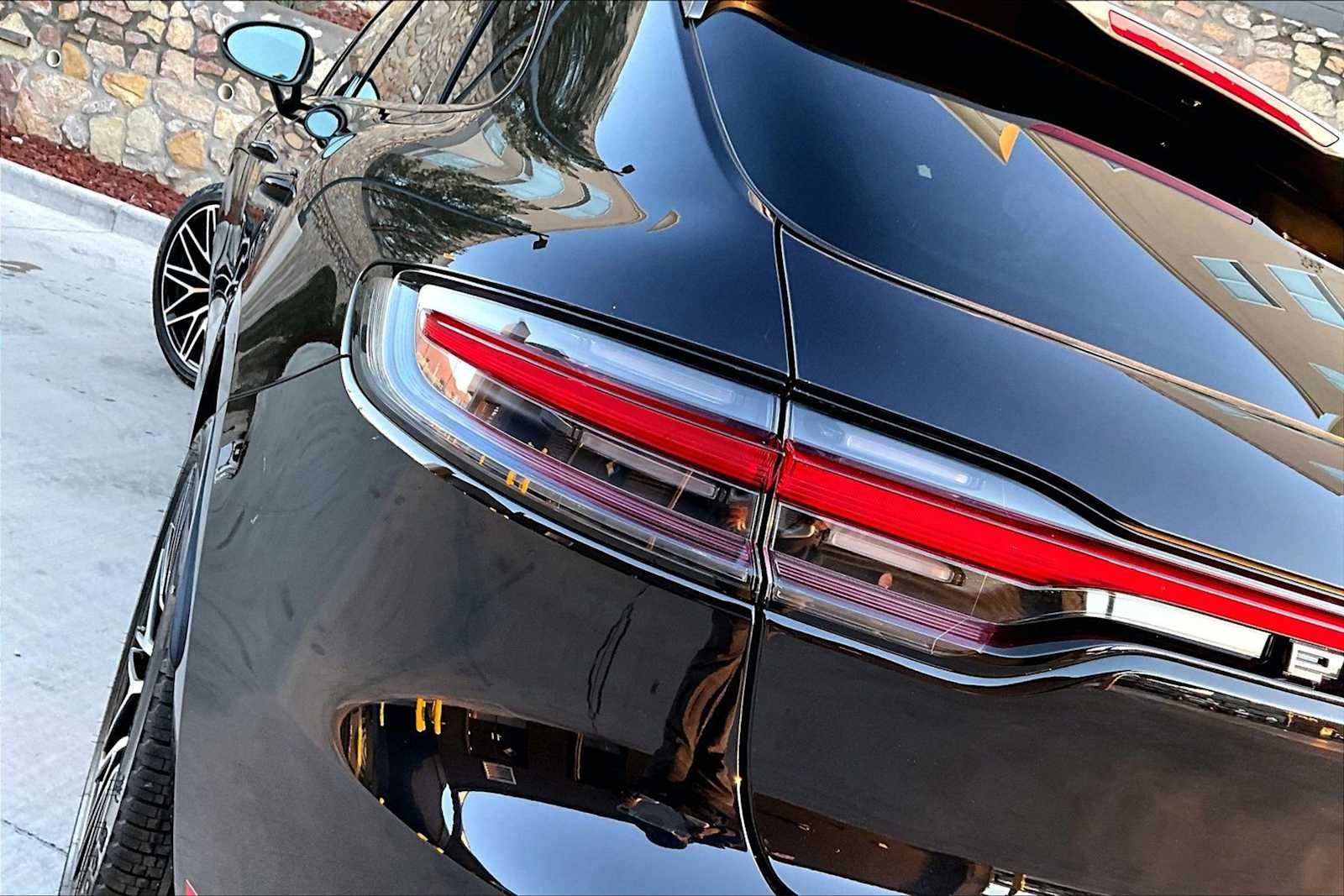 2026 Porsche Macan T - Photo 20