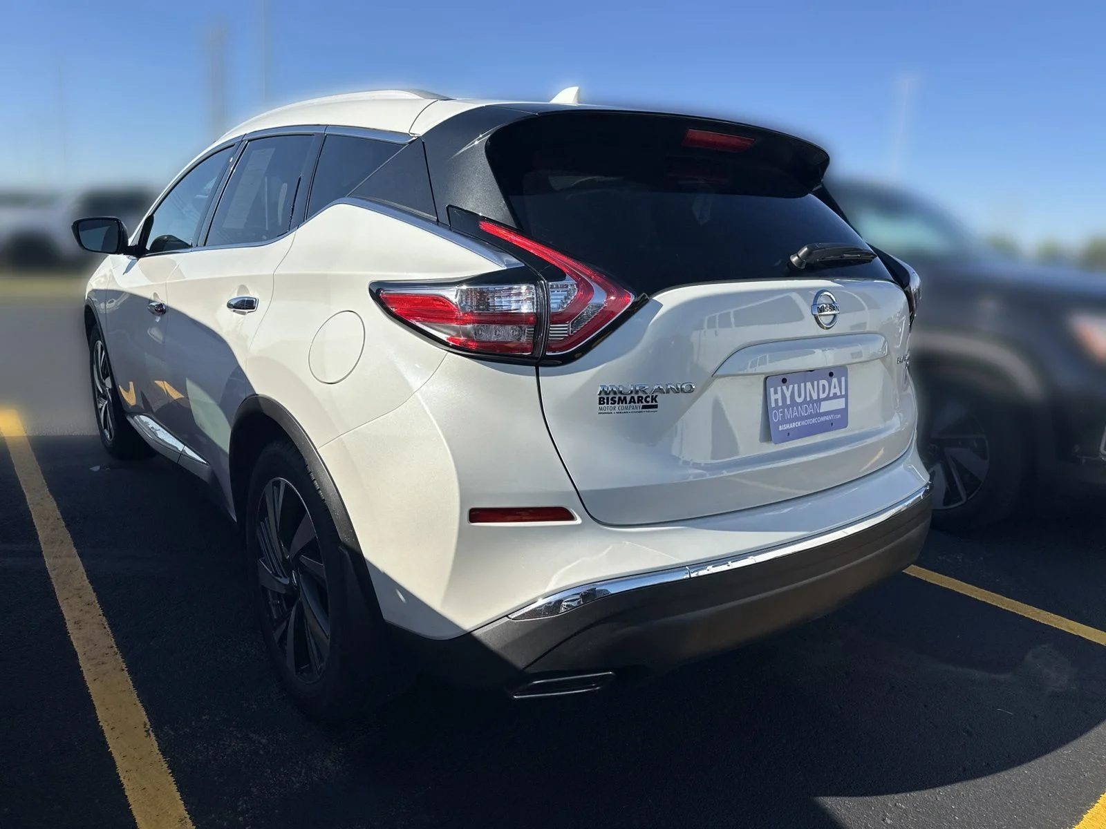 Used 2017 White Nissan Platinum image 4