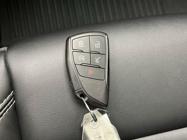 Used 2025 Ebony Twilight Metallic GMC AWD Elevation image 31
