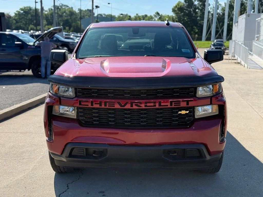 Used 2019 Red Chevrolet Custom image 3
