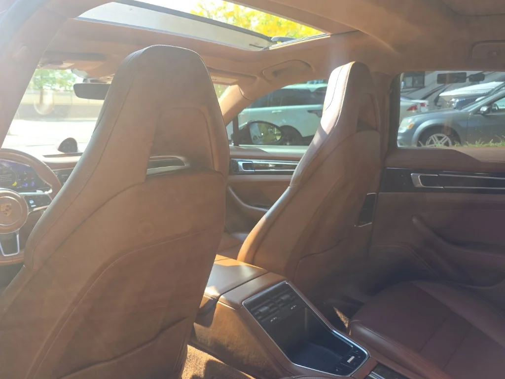 Used 2018  Porsche  image 19