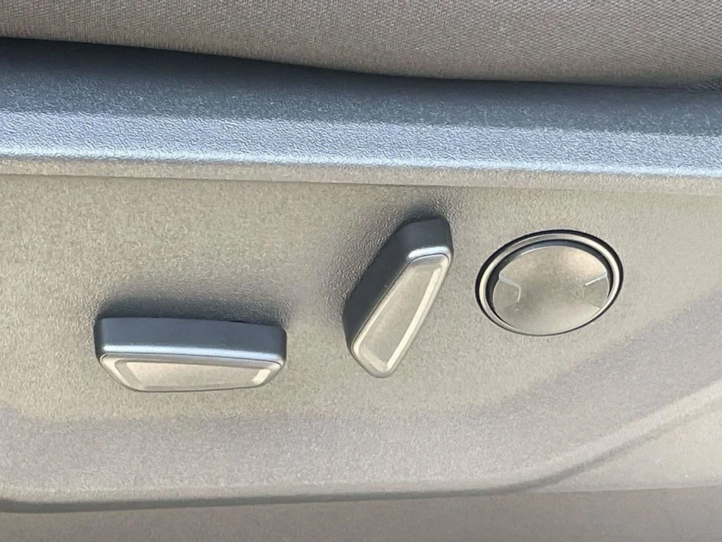 New 2026 Avalanche Ford XLT image 14