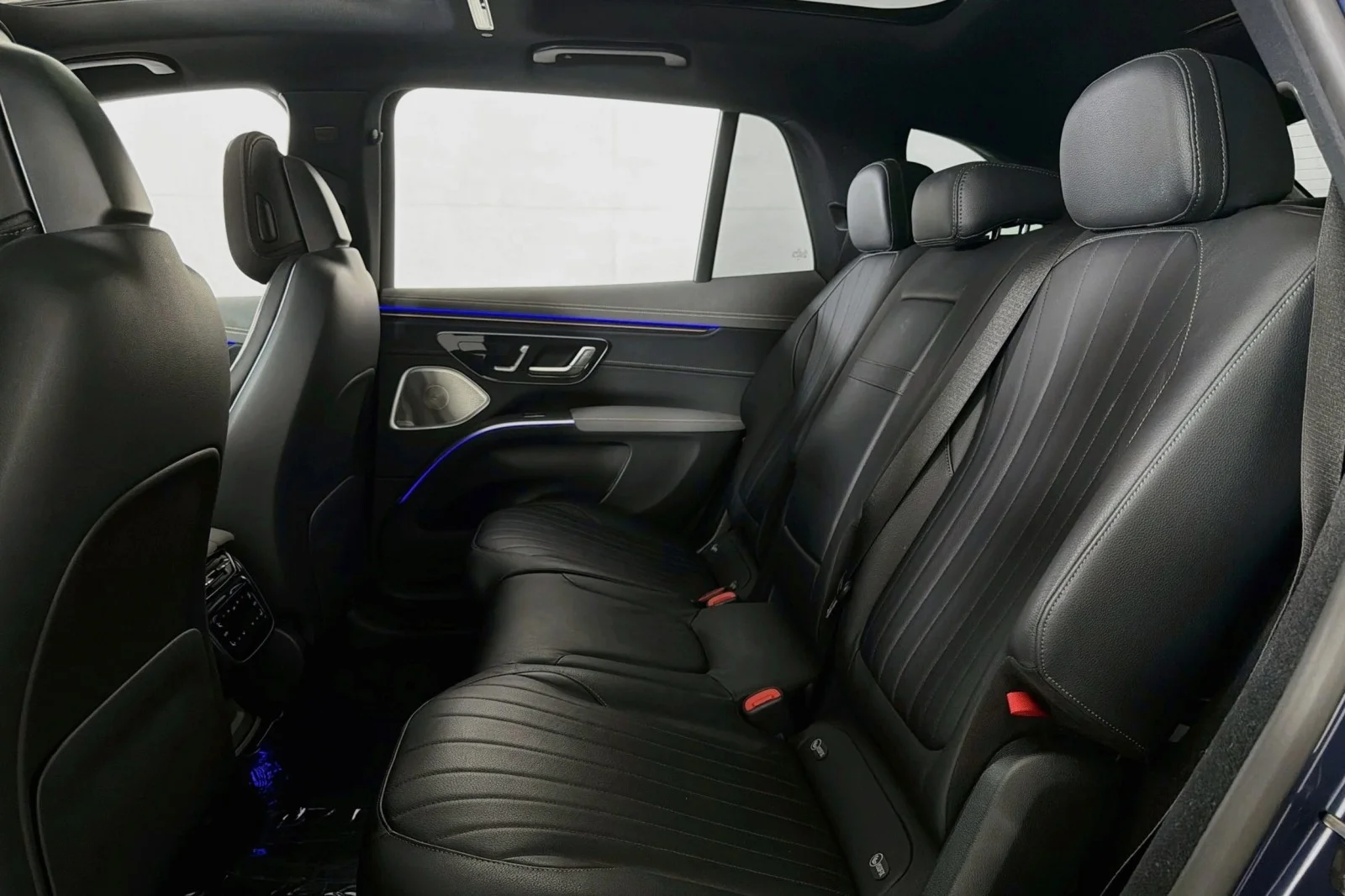 Used 2023 Twilight Blue Metallic Mercedes-Benz 580 image 8