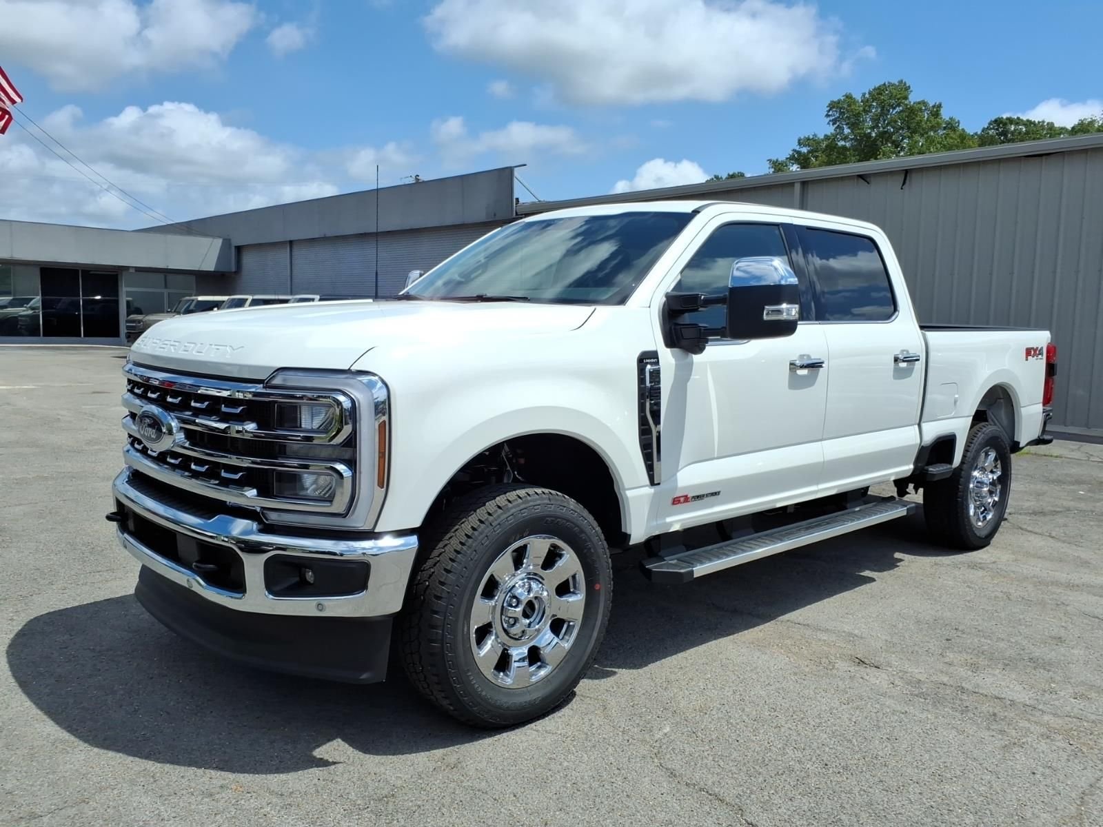 New 2026 Star White Metallic Tri-Coat Ford F-250® Lariat® image 1