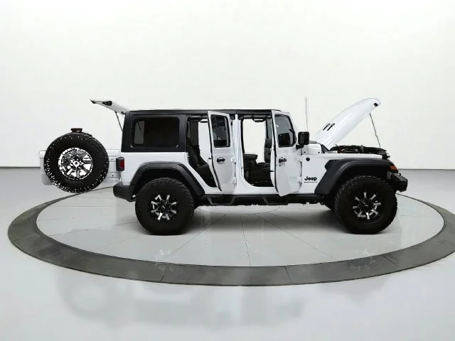 Used 2023 White Jeep Sport S image 17