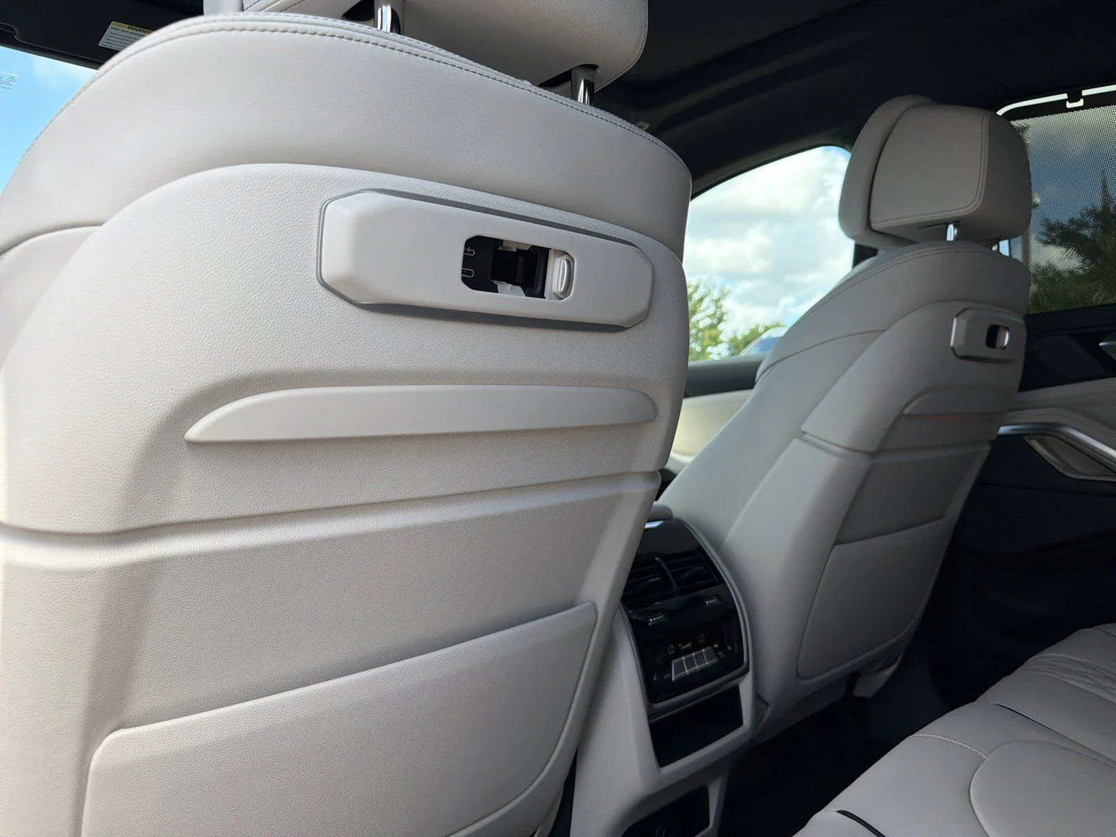 New 2027 Dravit Grey Metallic BMW xDrive40i image 20