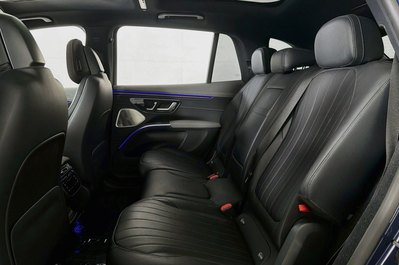 Used 2023 Twilight Blue Metallic Mercedes-Benz 580 image 8