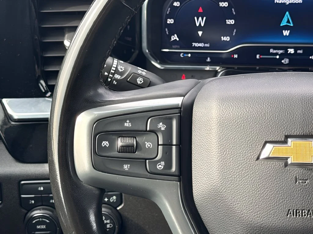 Used 2025 White Chevrolet LT image 13