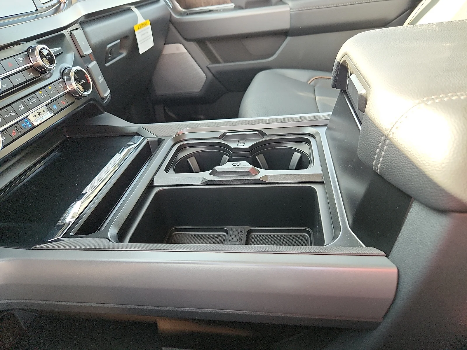 New 2026 Oxford White Ford Lariat image 25