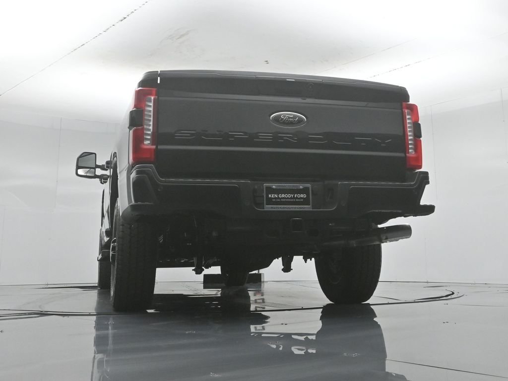 New 2026 Agate Black Metallic Ford XLT image 49