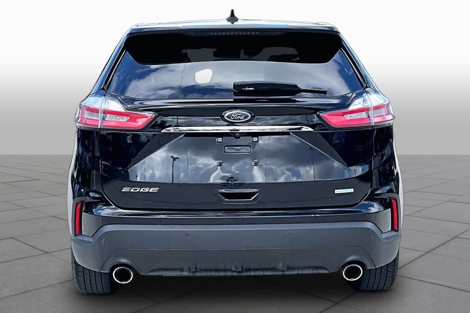 Used 2020 Agate Black Ford SE image 5