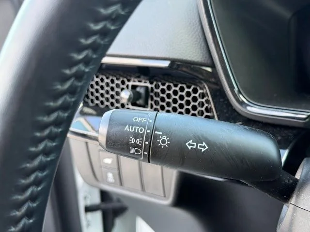 Used 2023  Honda EX-L image 6