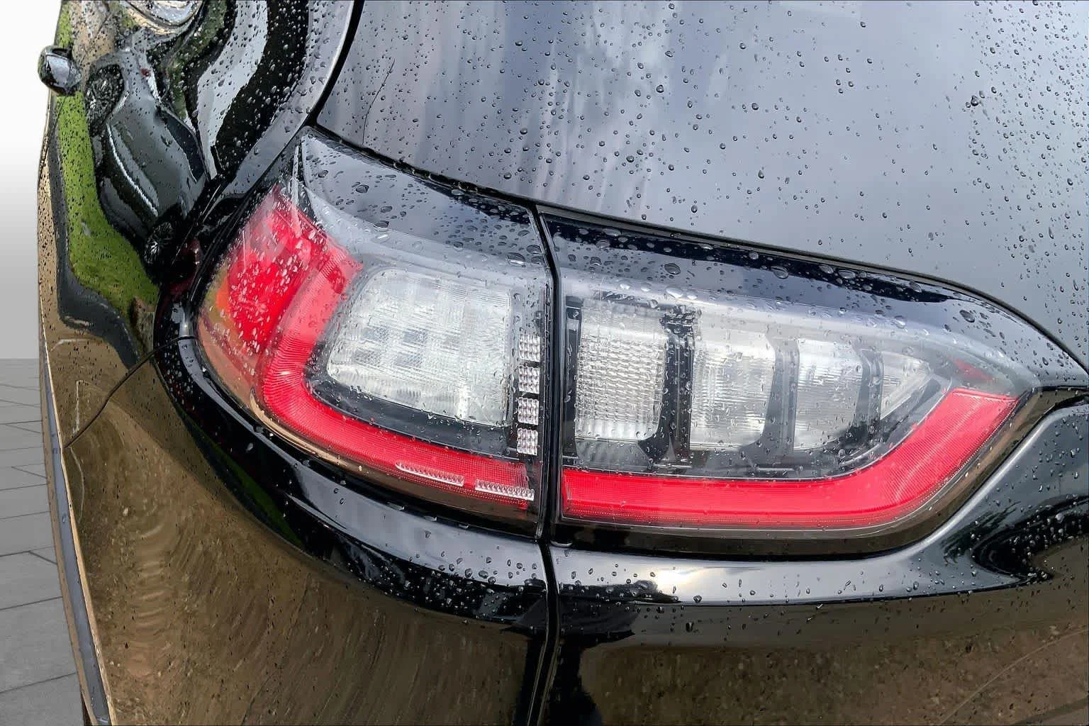 Used 2019 Diamond Black Crystal Pearlcoat Jeep Limited image 28