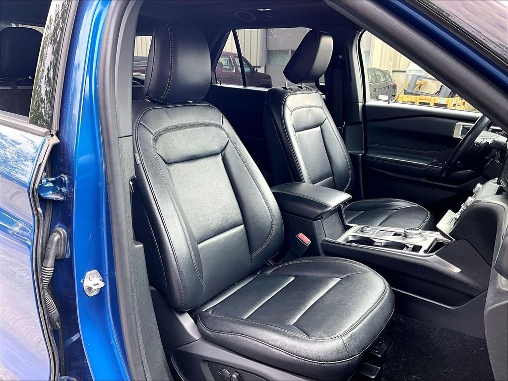 Used 2020 Blue Ford XLT image 11