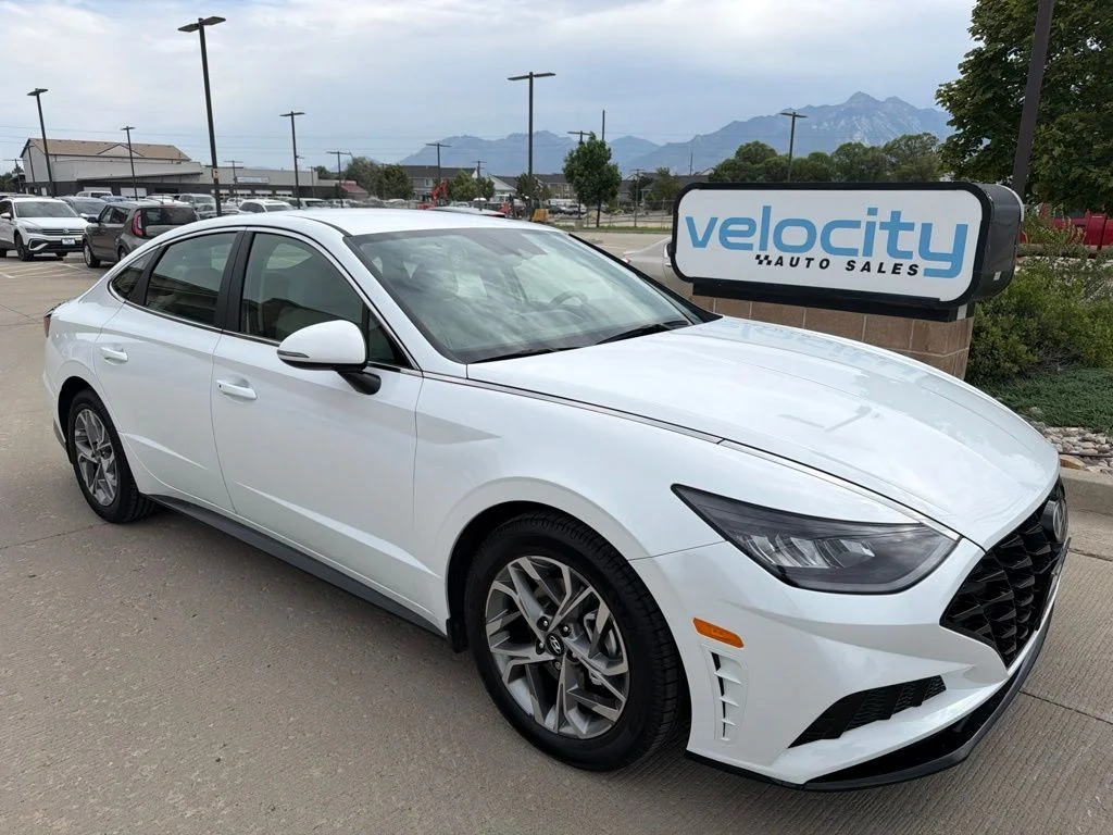 Used 2020 Gray Hyundai SEL image 1