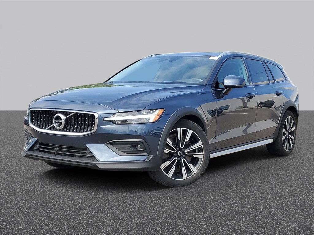 Used 2020  Volvo T5 image 1