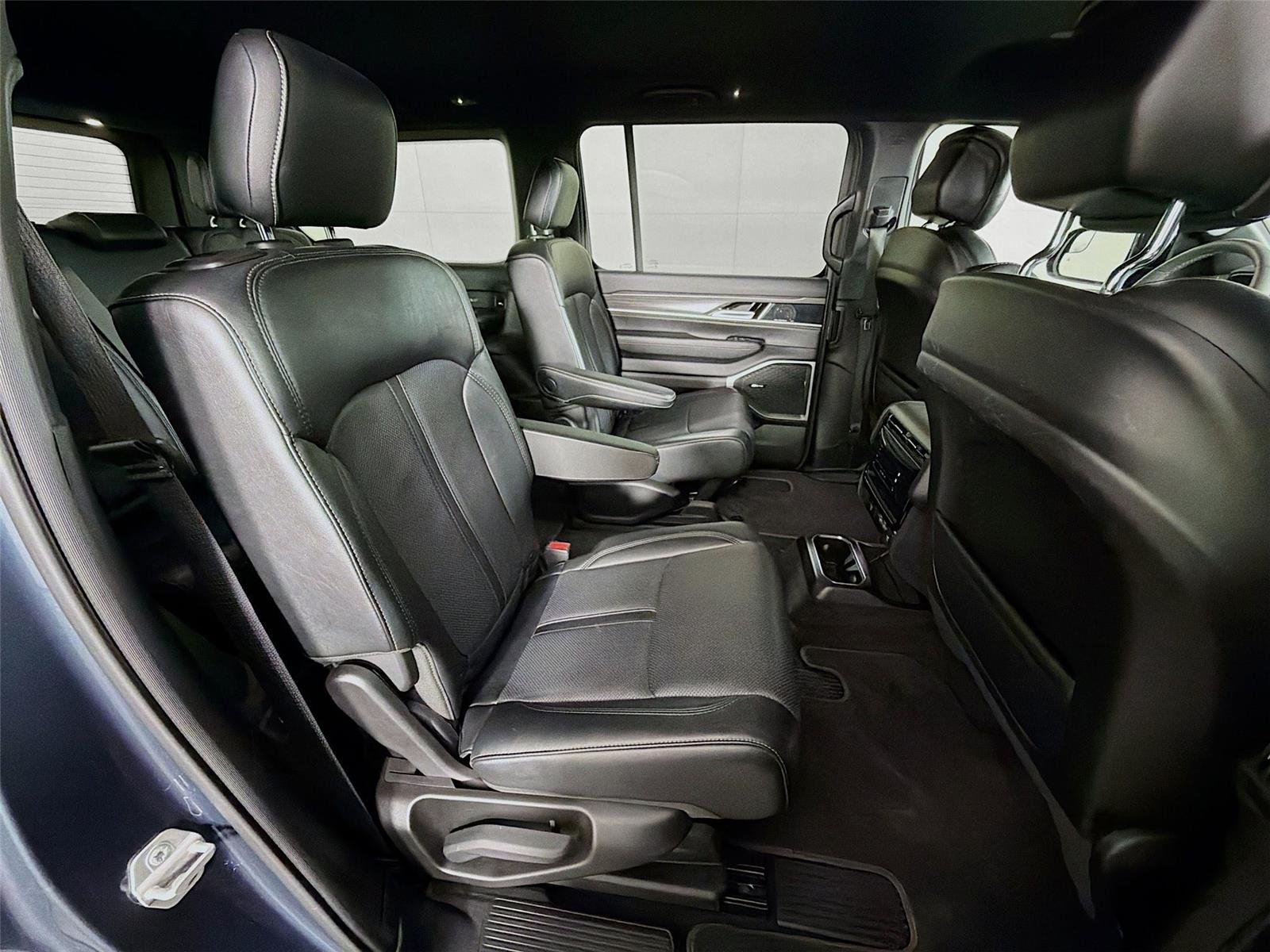 Used 2024  Jeep Series III image 27