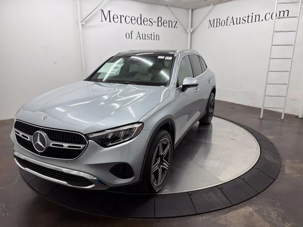 New 2027 Silver Mercedes-Benz GLC 300 image 3